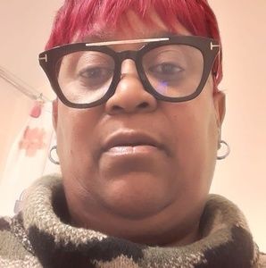 Meet your Posher, Ramona